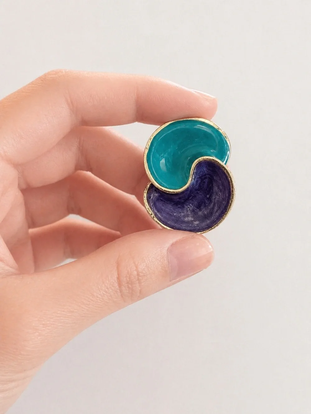 Vintage Gold Tone Enamel Swirl Clip-On Earrings Teal Purple Statement Abstract